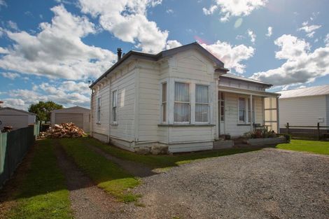 Photo of property in 70 Allardice Street, Dannevirke, 4930