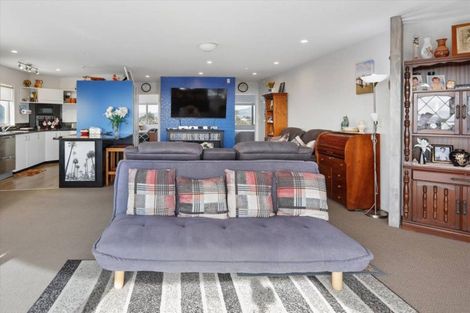 Photo of property in 1086 Papamoa Beach Road, Papamoa Beach, Papamoa, 3118