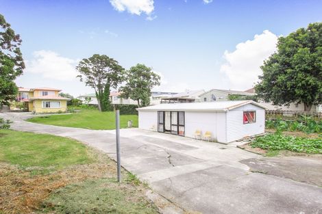 Photo of property in 50 Kelman Road, Kelston, Auckland, 0602