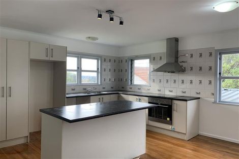 Photo of property in 22 Hobsonville Road, West Harbour, Auckland, 0618