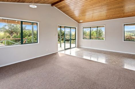Photo of property in 33 Johnson Road, Hukerenui, Hikurangi, 0182