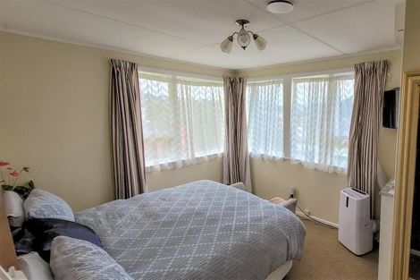 Photo of property in 10 Omapere Street, Waitangirua, Porirua, 5024