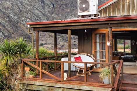 Photo of property in 16 Moonlight Track, Arthurs Point, Queenstown, 9371