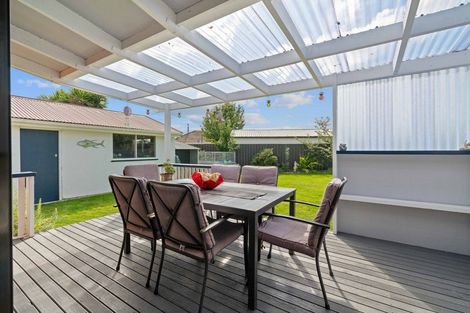 Photo of property in 22 Glenora Place, Hornby, Christchurch, 8042
