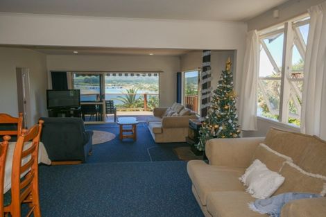 Photo of property in 13 Bush Point Road, Cable Bay, 0420
