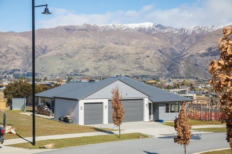 Photo of property in 6 Barclay Place, Wanaka, 9305
