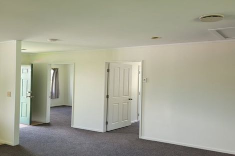 Photo of property in 7 Neta Grove, Henderson, Auckland, 0612