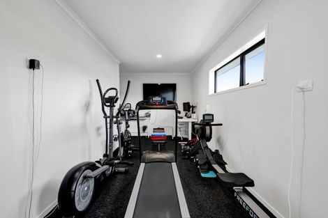 Photo of property in 65 Links Drive, Waiwhakaiho, New Plymouth, 4312