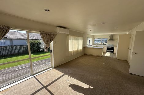 Photo of property in 2/20 Mt Blanc Place, Northpark, Auckland, 2013