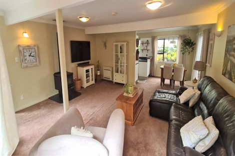 Photo of property in 12 Gibbs Drive, Woodend, 7610