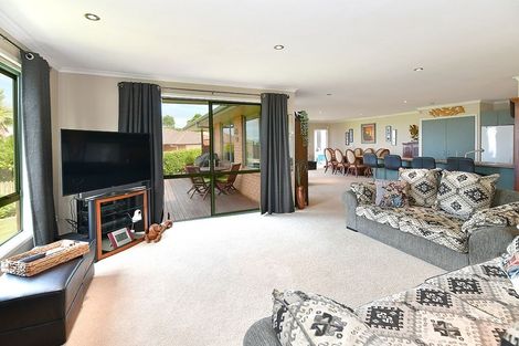 Photo of property in 1157 Whangaparaoa Road, Gulf Harbour, Whangaparaoa, 0930