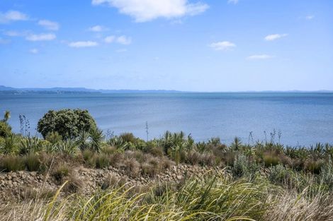 Photo of property in 11 Koiora Road, Clarks Beach, 2122