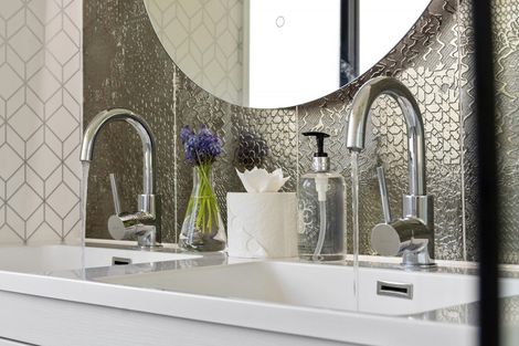 Photo of property in 2/127 Oceanbeach Road, Mount Maunganui, 3116