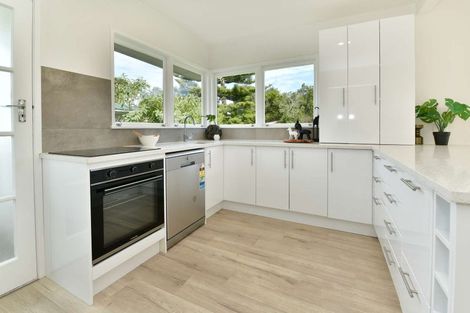 Photo of property in 2/5 Margaret Place, Milford, Auckland, 0620