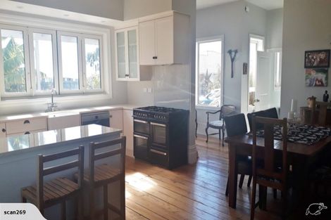 Photo of property in 21 Brougham Street, Westport, 7825