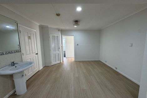 Photo of property in 51 Swaffield Road, Papatoetoe, Auckland, 2025