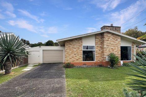 Photo of property in 2 Saint Leonard Street, Saint Johns Hill, Whanganui, 4501