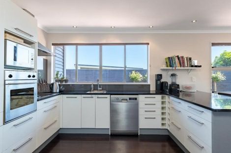 Photo of property in 29 Kiriwai Road, Paremata, Porirua, 5024