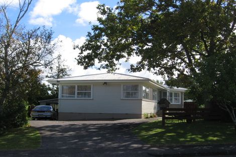 Photo of property in 21 Bridgens Avenue, Te Atatu Peninsula, Auckland, 0610