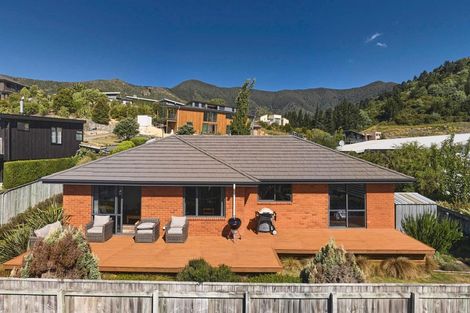 Photo of property in 5 Bell Bird Rise, Picton, 7220