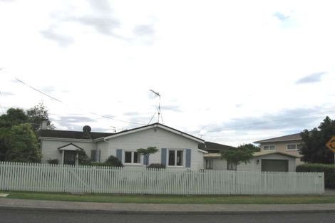 Photo of property in 1/24 Toroa Street, Torbay, Auckland, 0630