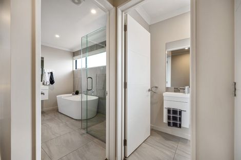 Photo of property in 16 Dollar Place, Prebbleton, 7604