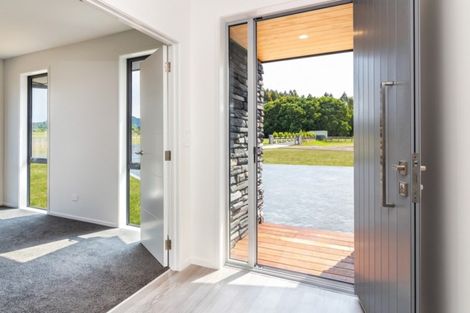 Photo of property in 10 Lancewood Way, Kinloch, Taupo, 3377