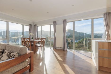 Photo of property in 32 Melksham Drive, Churton Park, Wellington, 6037