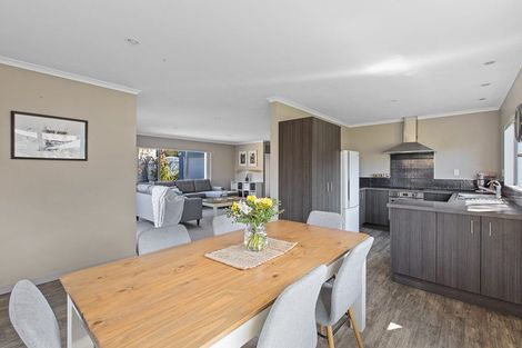 Photo of property in 57a Gledstane Road, Stanmore Bay, Whangaparaoa, 0932