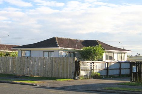 Photo of property in 9 Dissmeyer Drive, Clover Park, Auckland, 2019
