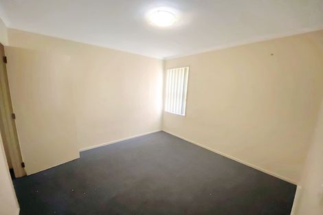 Photo of property in 10 Burton's Drive, Swanson, Auckland, 0614