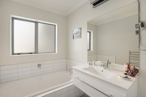 Photo of property in 3 Caterer Lane, Paraparaumu, 5032