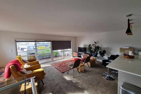 Photo of property in 6b Binsted Road, New Lynn, Auckland, 0600
