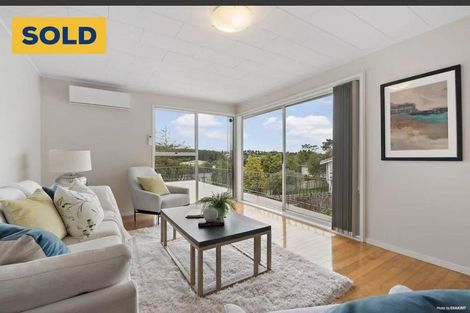Photo of property in 1/10 Mcquoid Place, Glenfield, Auckland, 0629