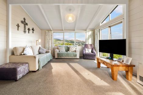 Photo of property in 87 Burgess Road, Newlands, Wellington, 6037