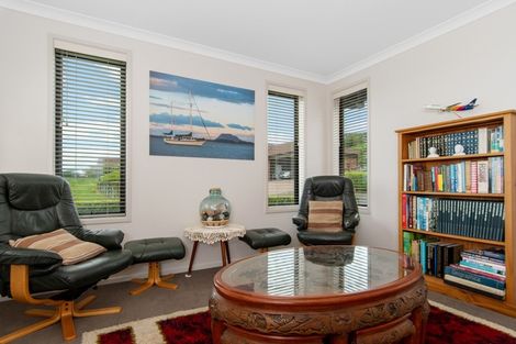 Photo of property in 7 Haden Place, Omokoroa, 3114