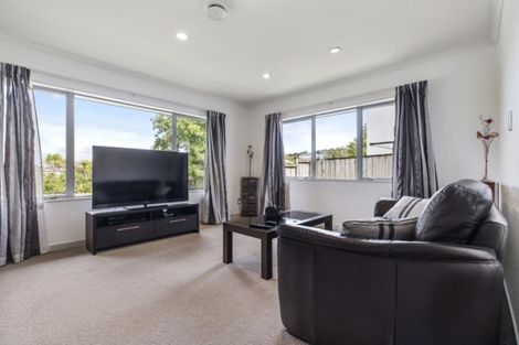 Photo of property in 13 Packspur Drive, Flat Bush, Auckland, 2016