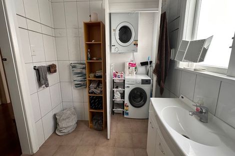 Photo of property in 1/17 Clifton Terrace, Kelburn, Wellington, 6012