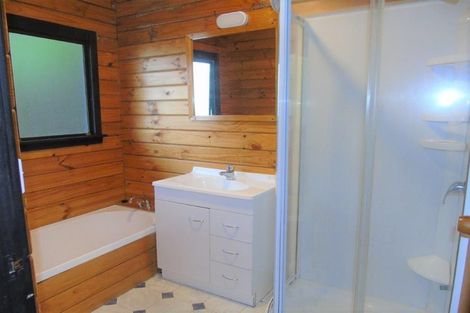 Photo of property in 35 Makara Road, Karori, Wellington, 6012