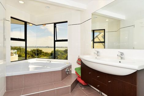 Photo of property in 1/94 Jutland Road, Hauraki, Auckland, 0622