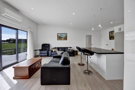 Photo of property in 203 Kakaramea Road, Kakaramea, Patea, 4598