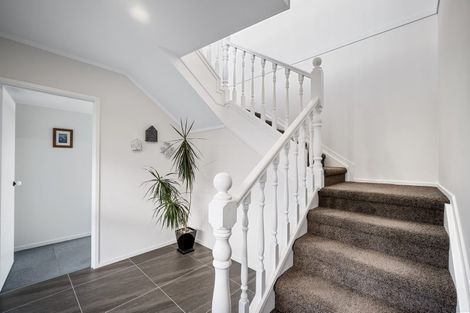 Photo of property in 21 St Annes Crescent, Wattle Downs, Auckland, 2103