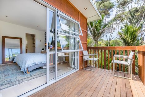 Photo of property in 39 Warner Park Avenue, Laingholm, Auckland, 0604