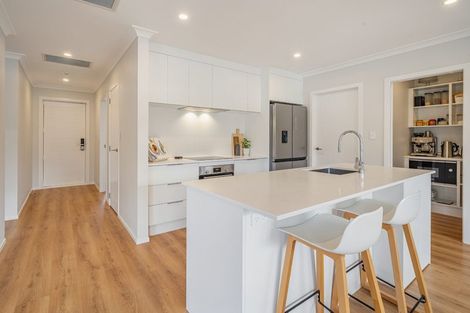 Photo of property in 15 Rewarewa Way, Timberlea, Upper Hutt, 5018