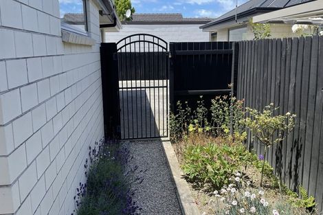 Photo of property in 3/502 Harewood Road, Harewood, Christchurch, 8051