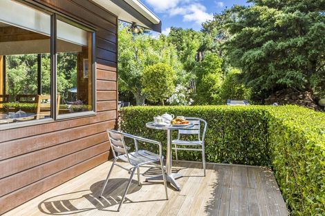 Photo of property in 1074 Peak Road, Helensville, 0875