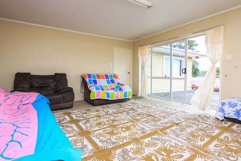 Photo of property in 50 Kelman Road, Kelston, Auckland, 0602
