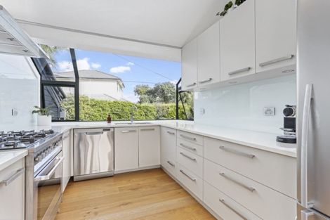 Photo of property in 14a Church Street, Northcote Point, Auckland, 0627