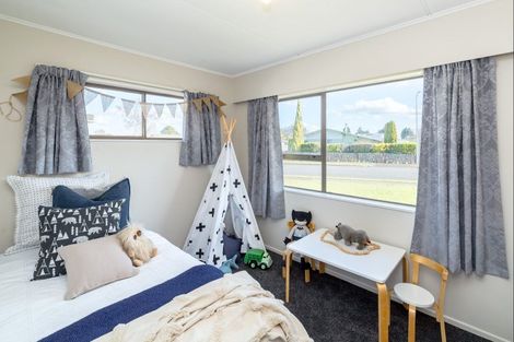 Photo of property in 20 Fisher Place, Carterton, 5713