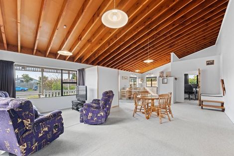 Photo of property in 17 Ballantrae Place, Highlands Park, New Plymouth, 4312